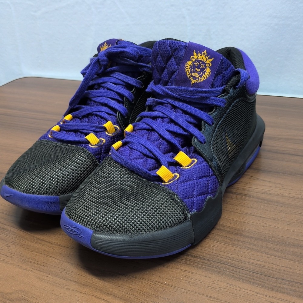 NIKE LEBRON WITNESS 8 VIII Black/Purple/Gold Men's Shoe Size 8.5/9  FB2239-001